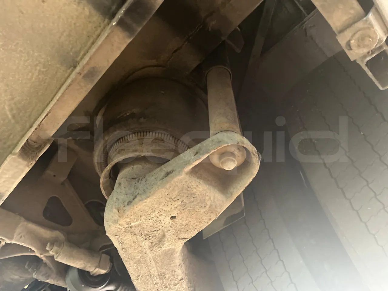 Mercedes-Benz Integro E5 4 - Euro5 - 220kW - 12.140mt - front shock absorbers left