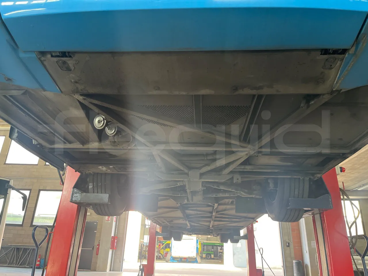 Mercedes-Benz Integro E5 4 - Euro5 - 220kW - 12.140mt - front shock absorbers right