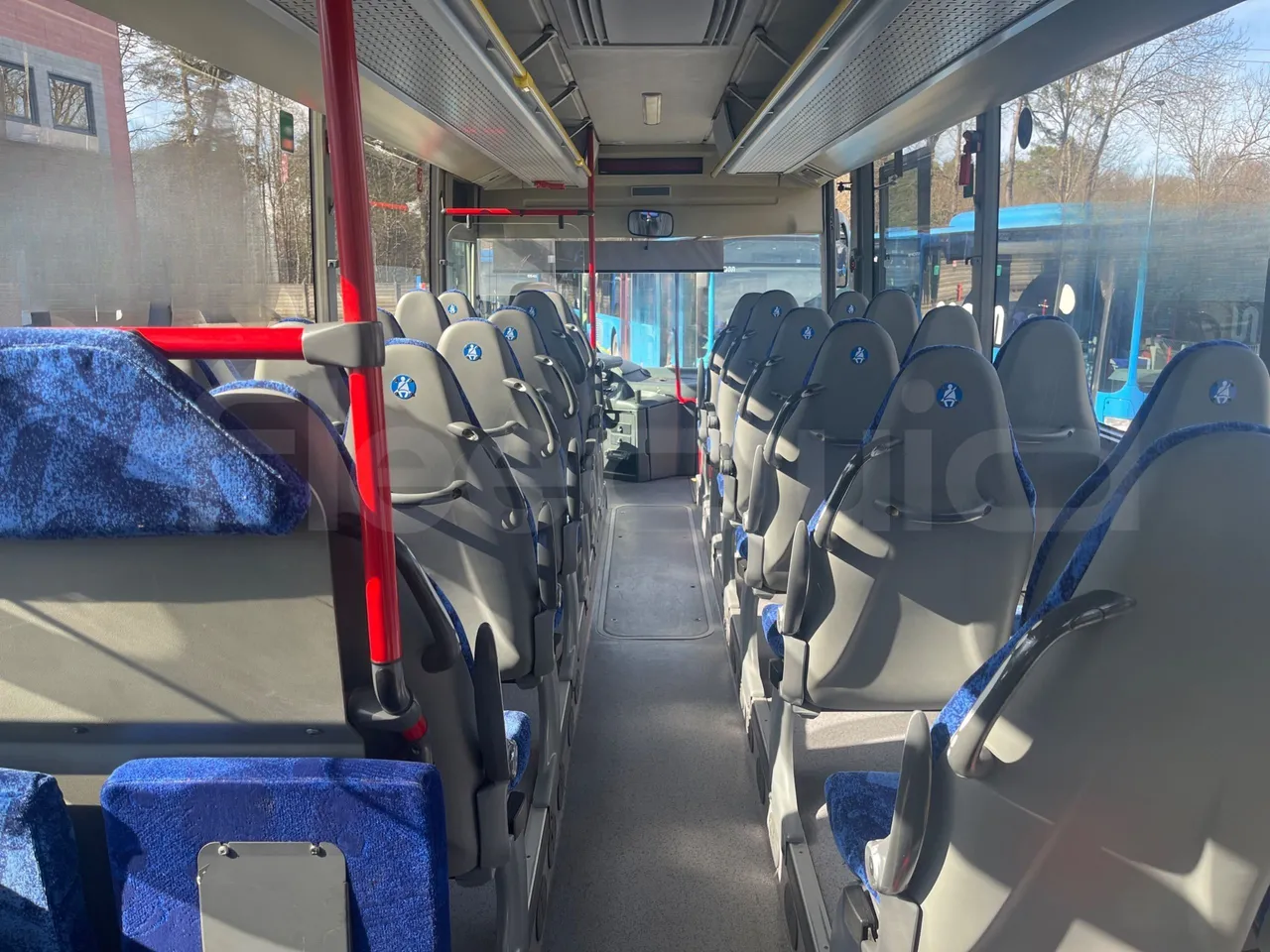 Mercedes-Benz Integro E5 4 - Euro5 - 220kW - 12.140mt - forward view middle aisle