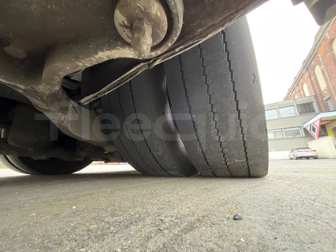 Vdl Citea SLE-120/310 - Euro5 - 231kW - 12mt - tread condition front tires left