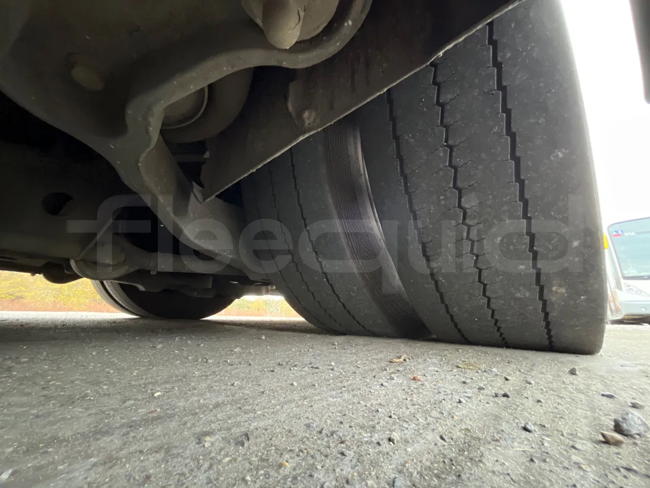 Vdl Citea SLE-120/310 - Euro5 - 231kW - 12mt - tread condition front tires right