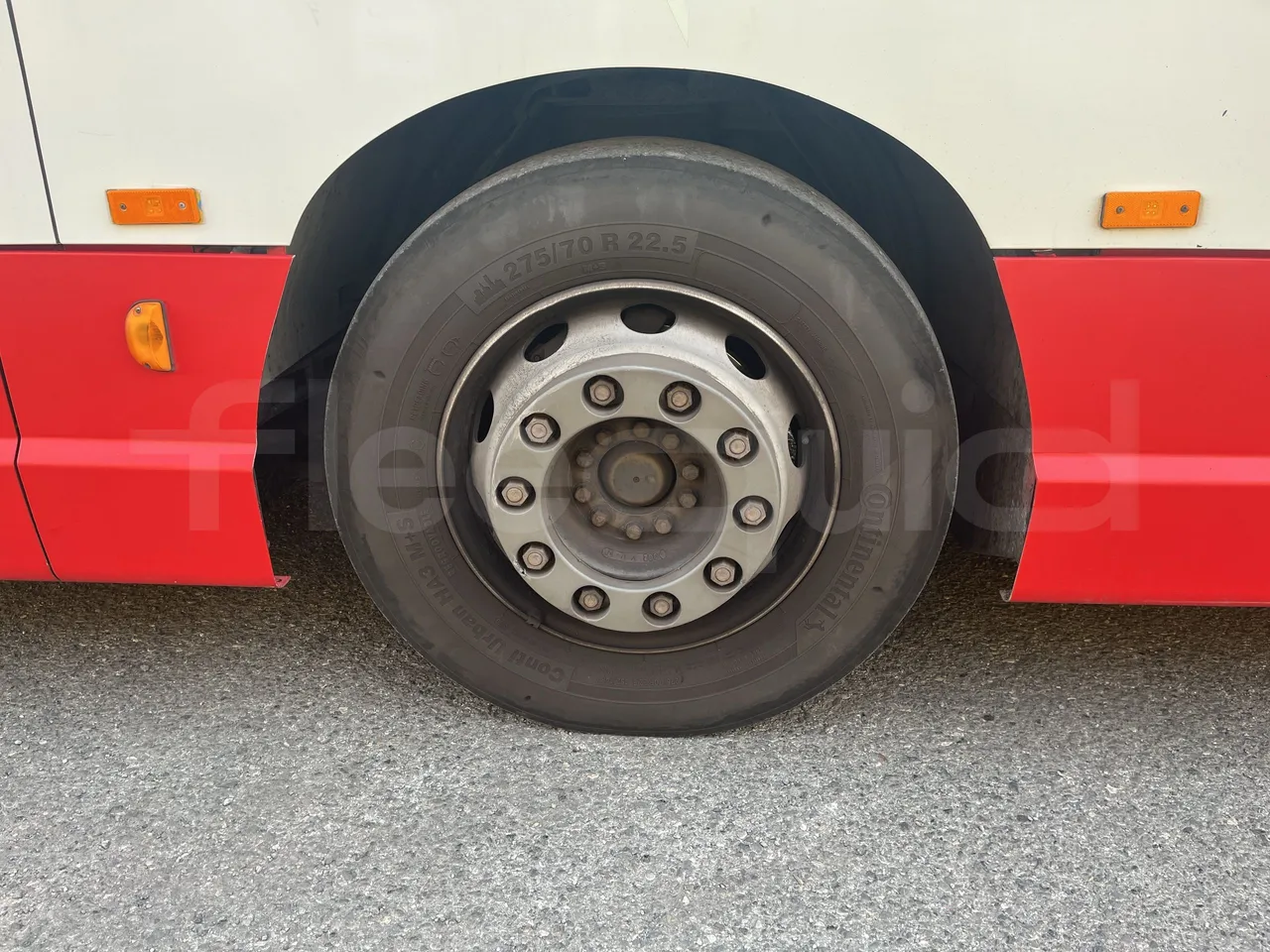 Iveco Heuliez Gx117 - First Axle Left Side: Complete Tyre