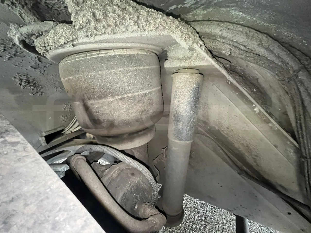 Iveco Heuliez Gx117 - First Axle Shock Absorbers Left Side