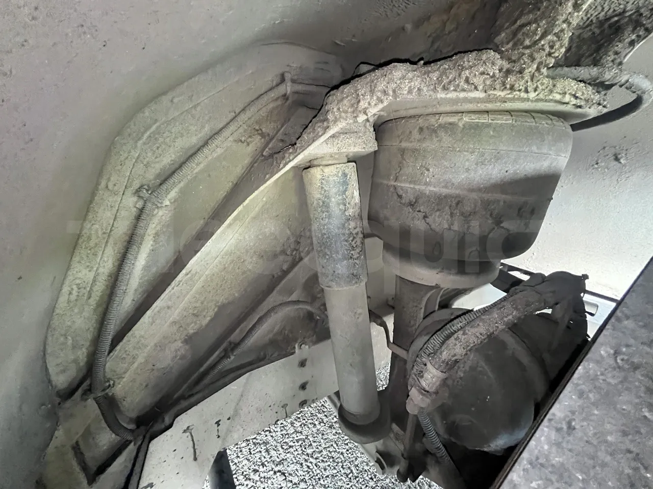 Iveco Heuliez Gx117 - First Axle Shock Absorbers Right Side