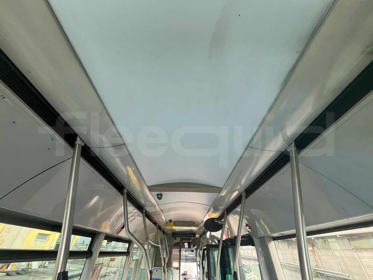Iveco Heuliez Gx117 - Overhead Compartments