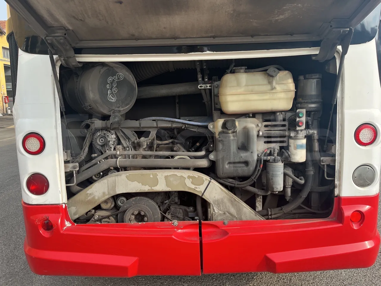 Iveco Heuliez Gx117 - Rear Hatch Open