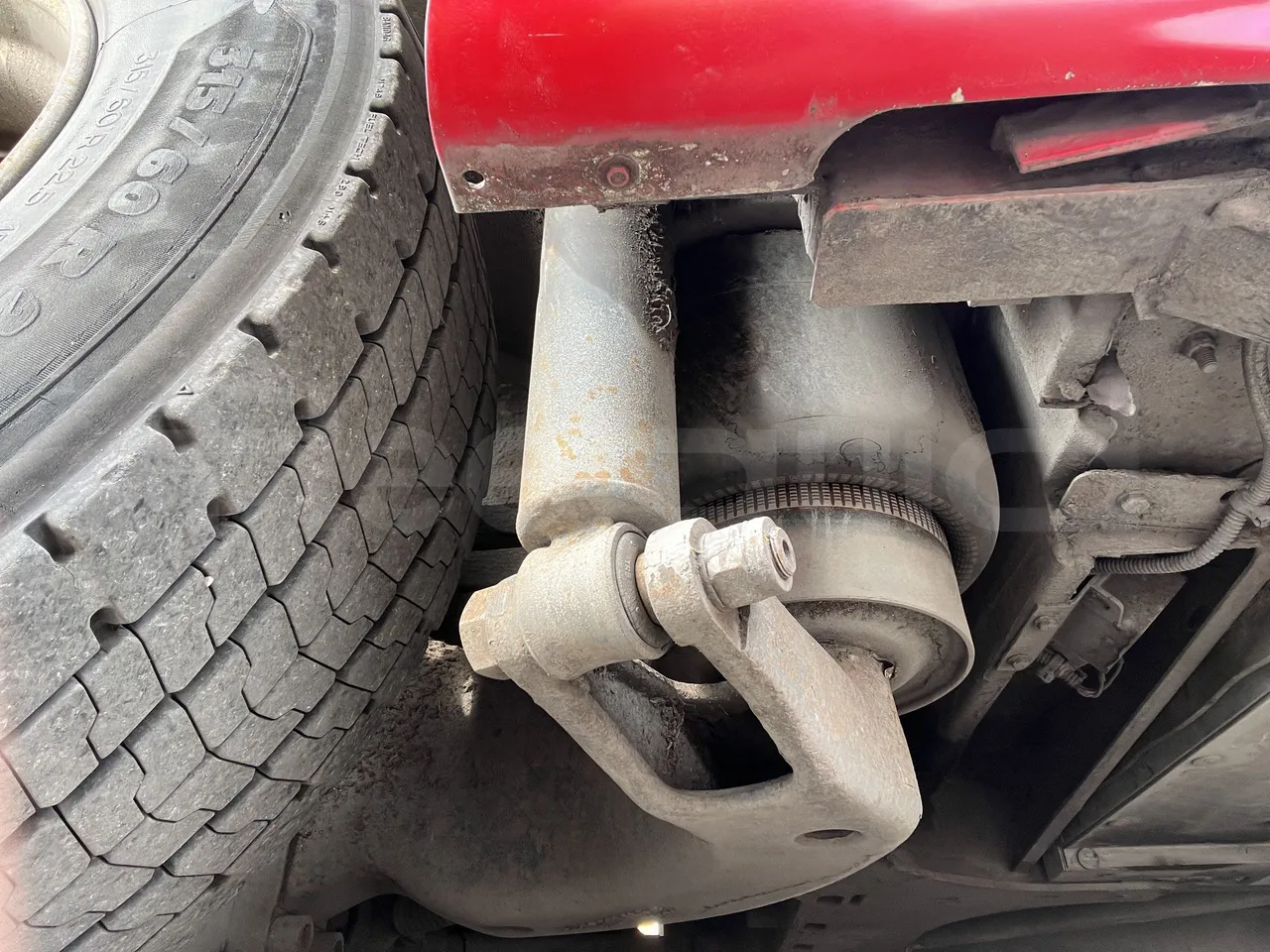 Iveco Heuliez Gx117 - Second Axle First Shock Absorbers Right Side