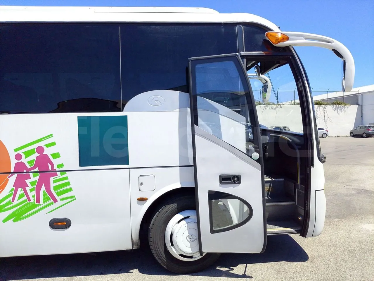 King Long XMQ6900 XMQ6900-3/ Euro 5 - 178Kw - 8,995 Mt - front door 1 open