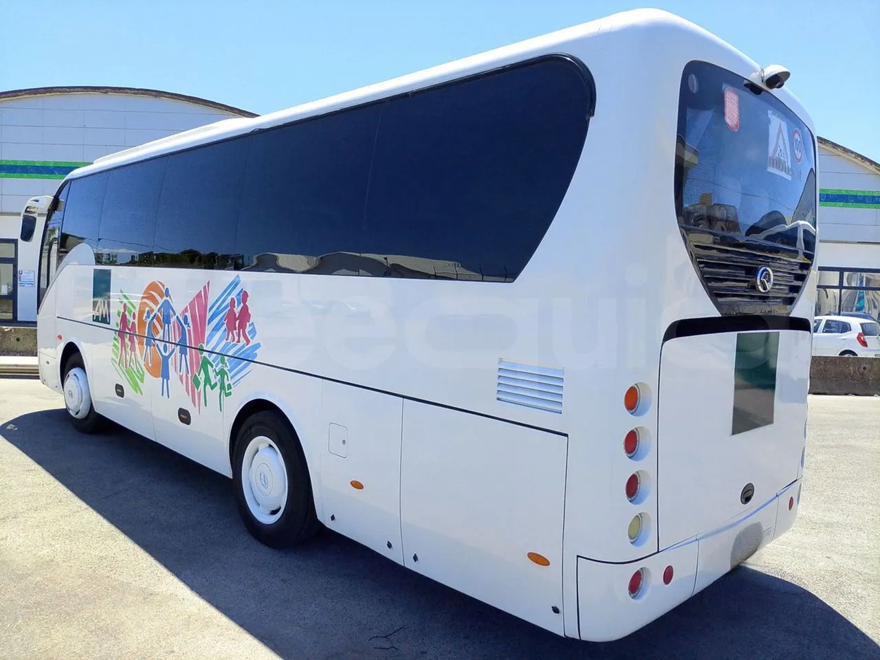 King Long XMQ6900 XMQ6900-3/ Euro 5 - 178Kw - 8,995 Mt - 3/4 left rear side