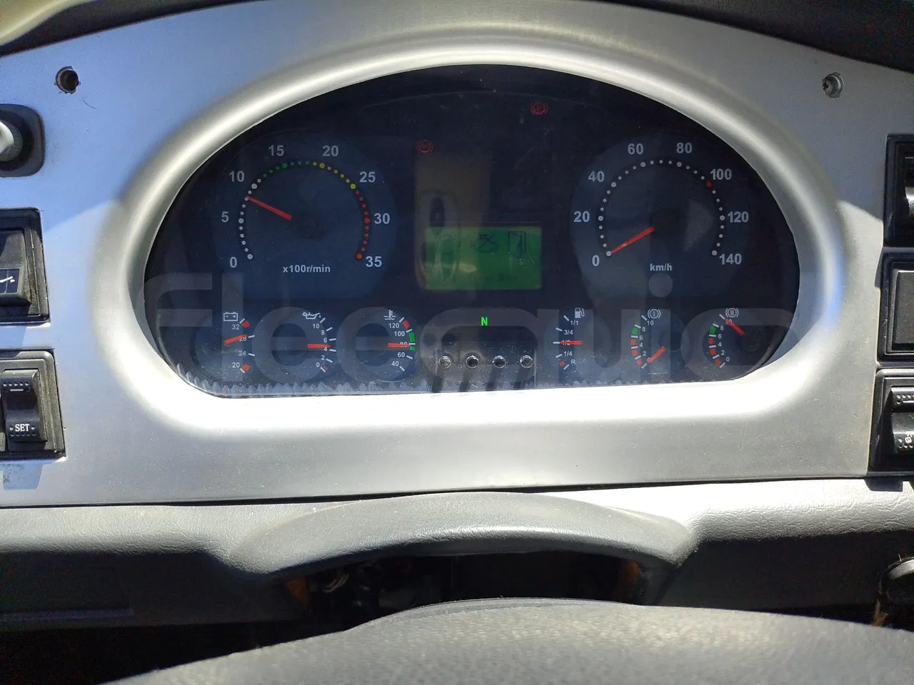King Long XMQ6900 XMQ6900-3/ Euro 5 - 178Kw - 8,995 Mt - dashboard lights on