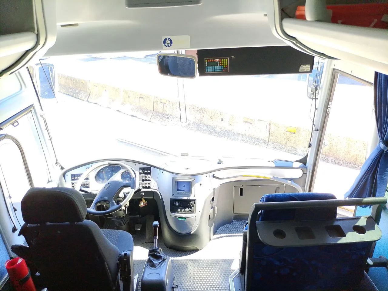 King Long XMQ6900 XMQ6900-3/ Euro 5 - 178Kw - 8,995 Mt - disabled area photo