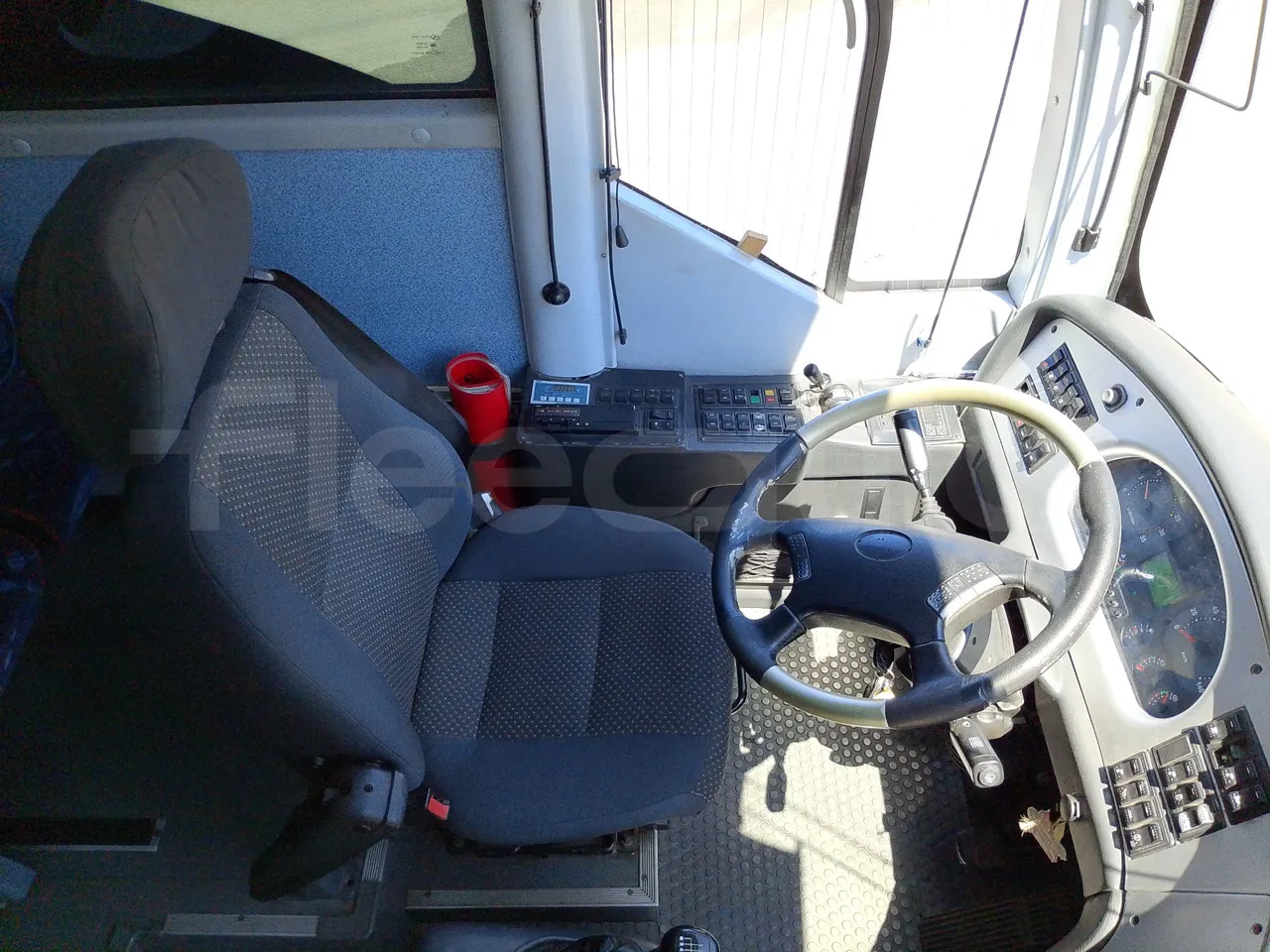 King Long XMQ6900 XMQ6900-3/ Euro 5 - 178Kw - 8,995 Mt - driver's seat photo (mandatory for bus to scrap)