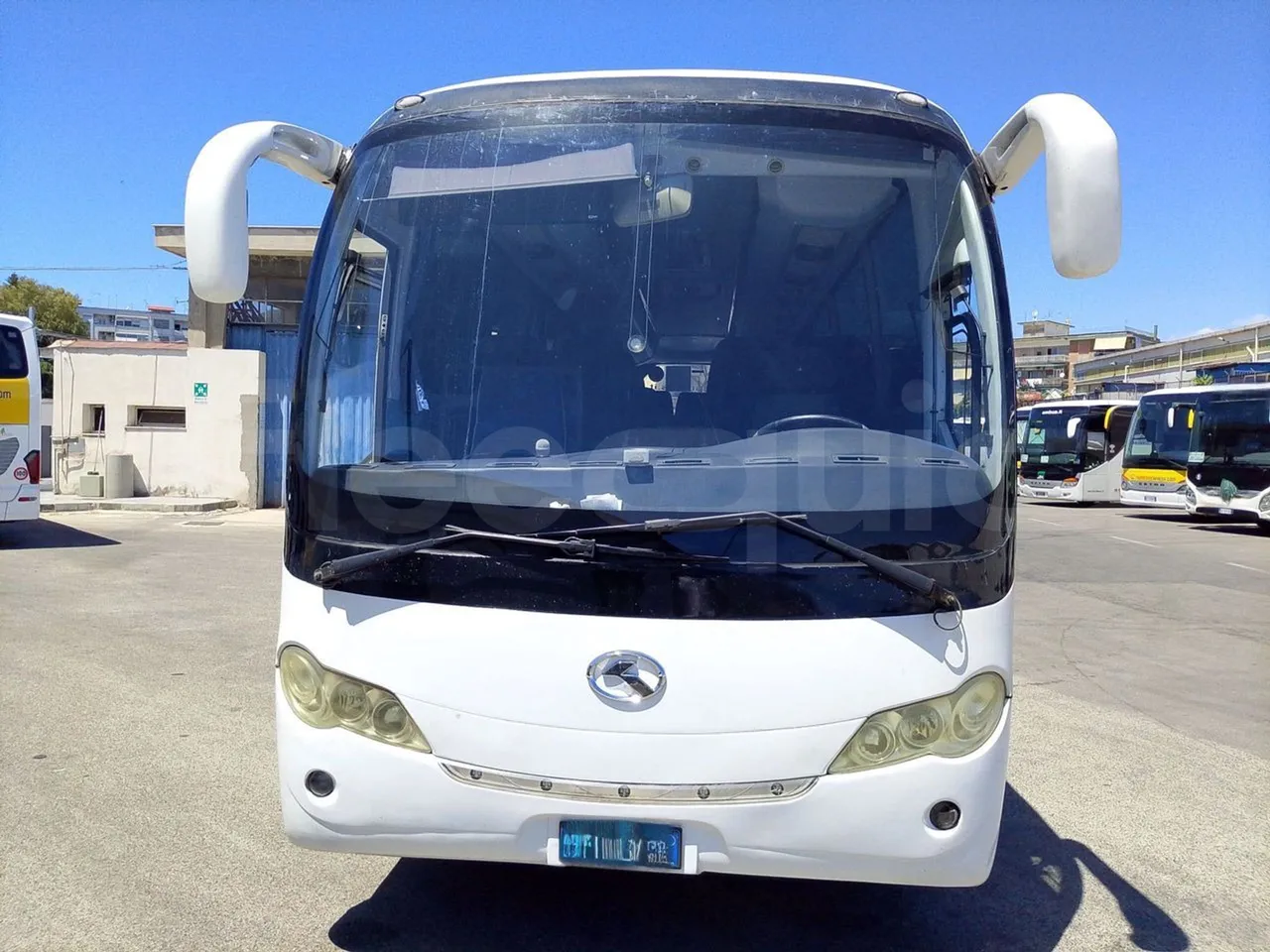 King Long XMQ6900 XMQ6900-3/ Euro 5 - 178Kw - 8,995 Mt - front photo