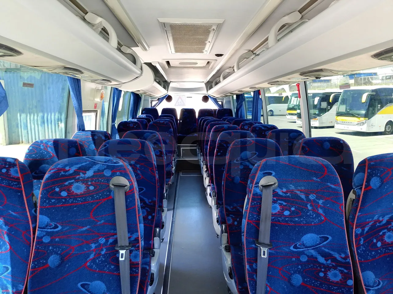 King Long XMQ6900 XMQ6900-3/ Euro 5 - 178Kw - 8,995 Mt - interior reverse seats driver height (mandatory for bus to scrap)