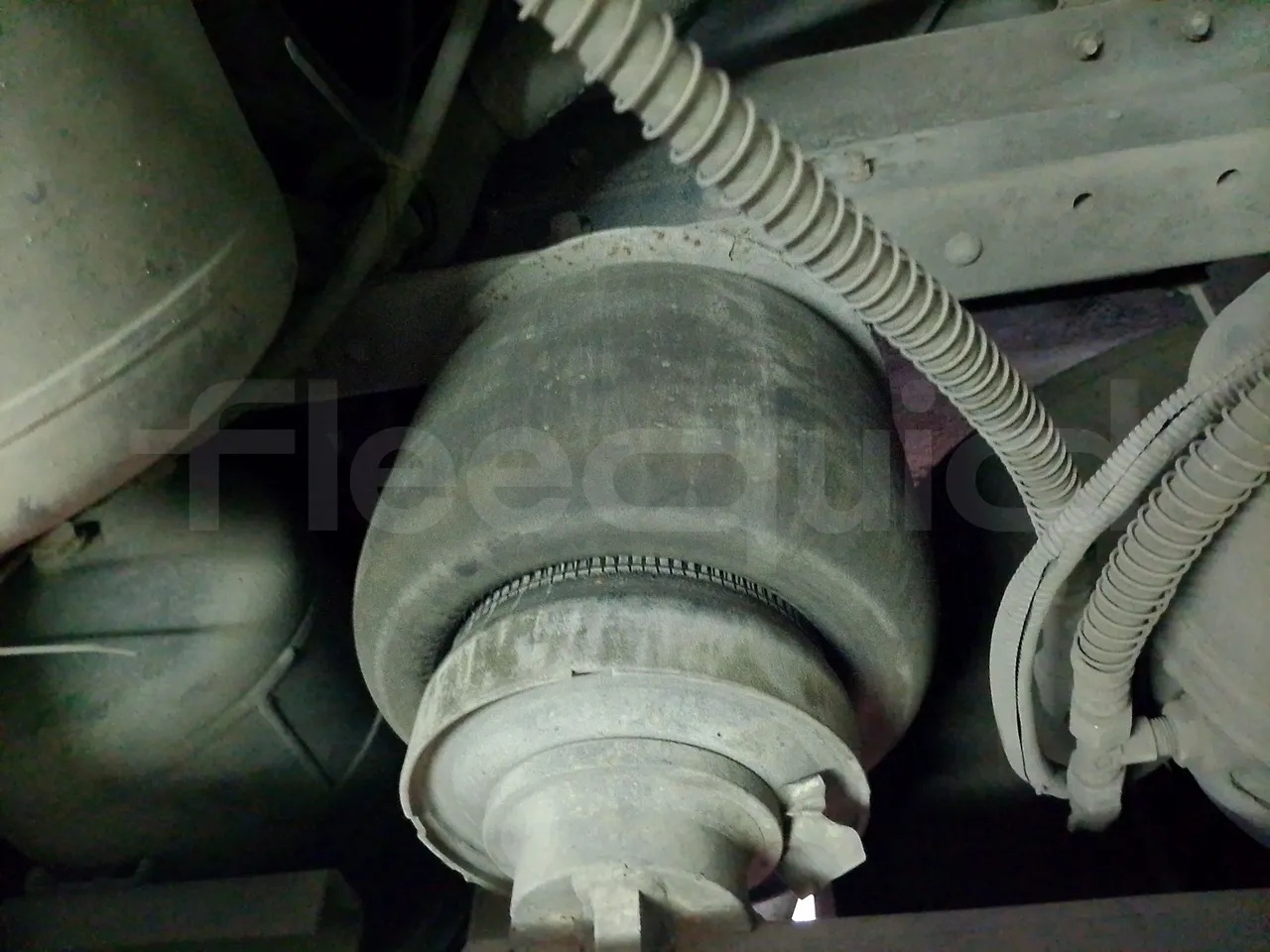 King Long XMQ6900 XMQ6900-3/ Euro 5 - 178Kw - 8,995 Mt - axle 2 shock absorbers 2 left