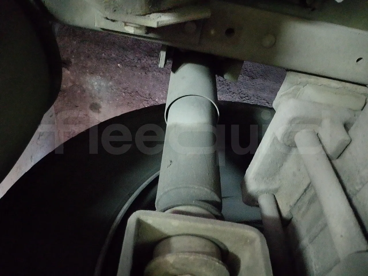 King Long XMQ6900 XMQ6900-3/ Euro 5 - 178Kw - 8,995 Mt - axle 2 shock absorbers 2 left