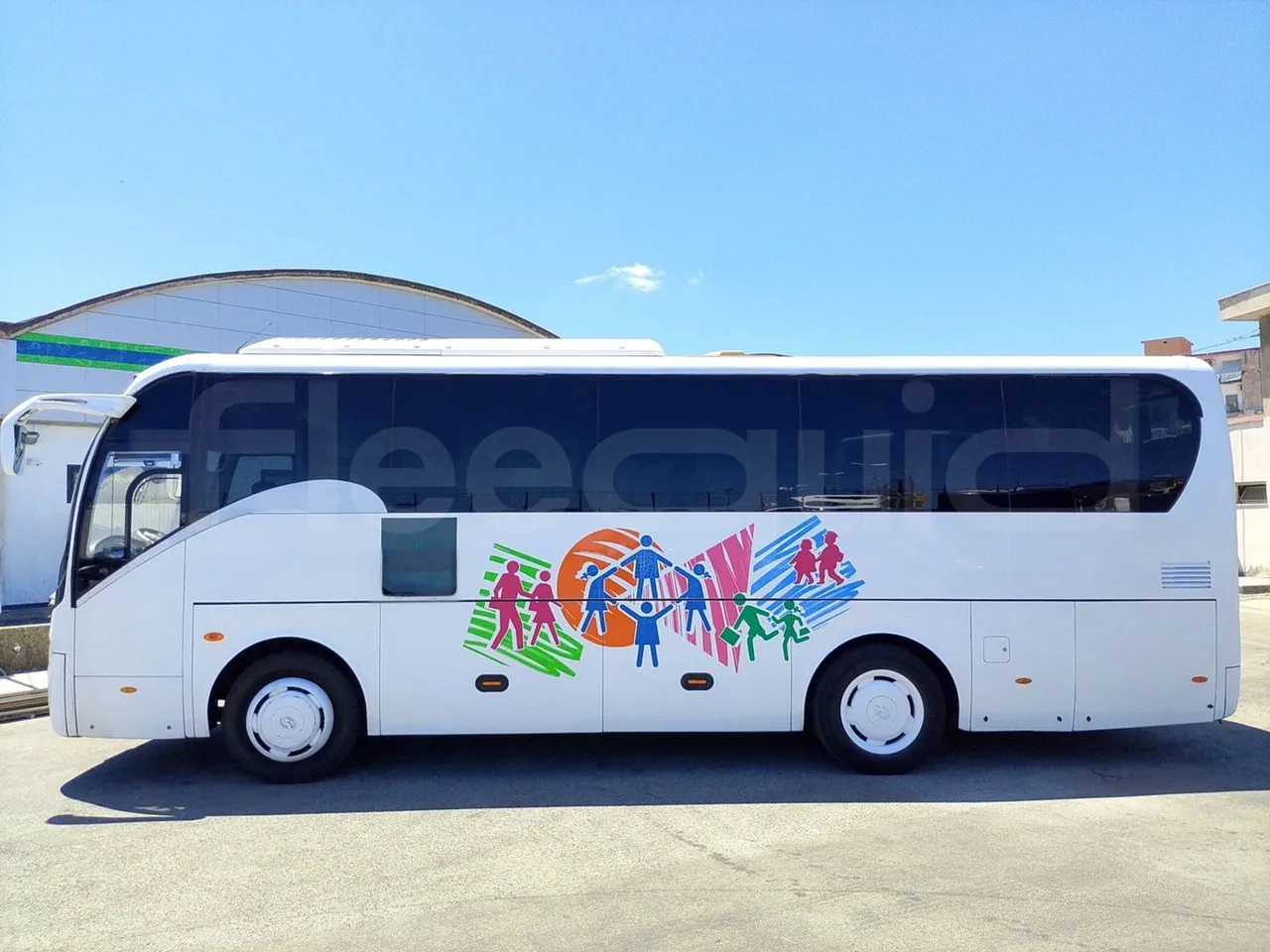 King Long XMQ6900 XMQ6900-3/ Euro 5 - 178Kw - 8,995 Mt - left side photo