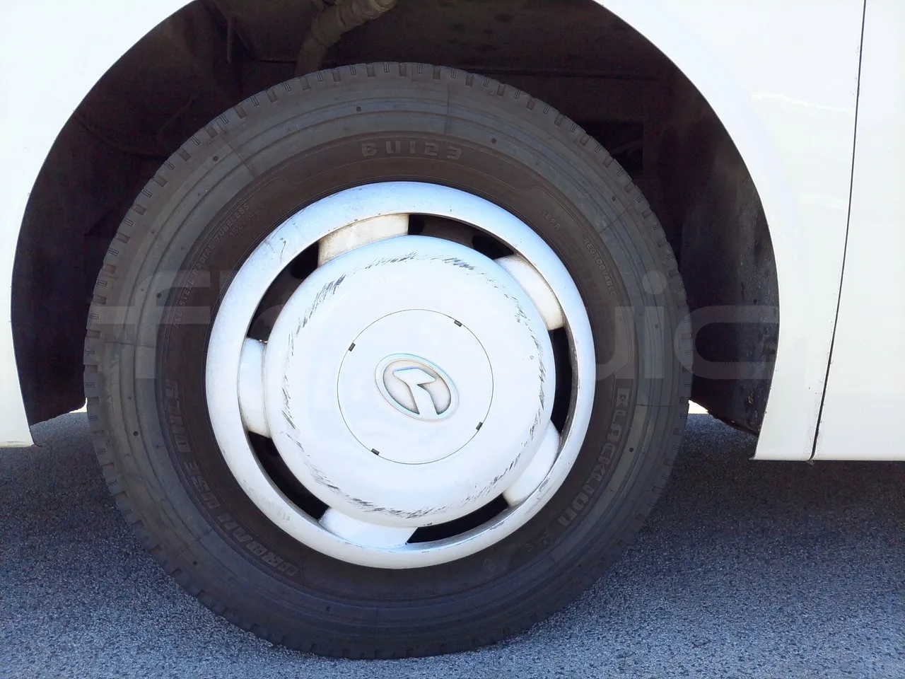 King Long XMQ6900 XMQ6900-3/ Euro 5 - 178Kw - 8,995 Mt - front left tire measurements
