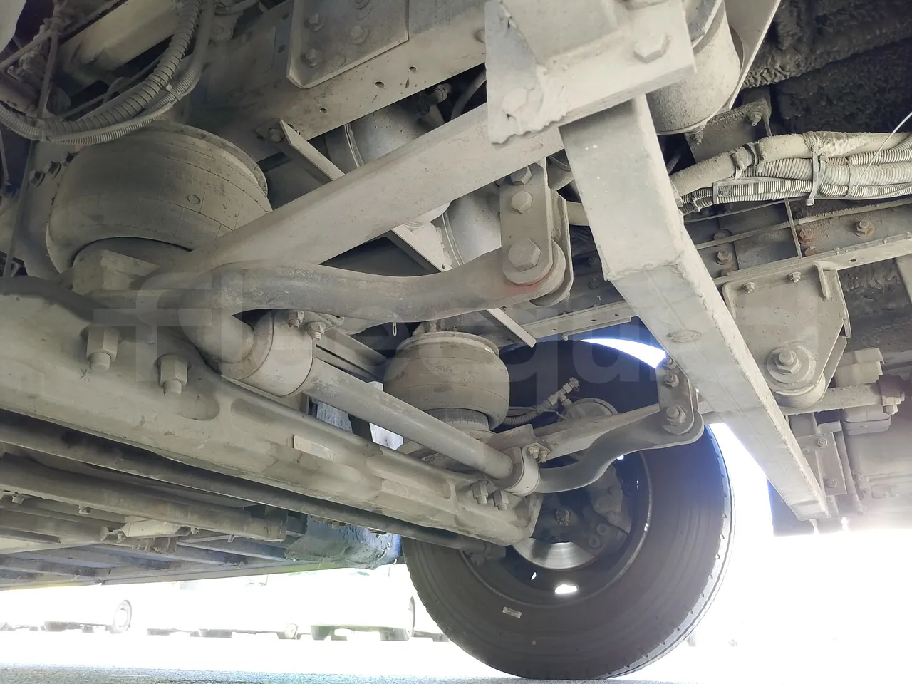 King Long XMQ6900 XMQ6900-3/ Euro 5 - 178Kw - 8,995 Mt - front axle left side