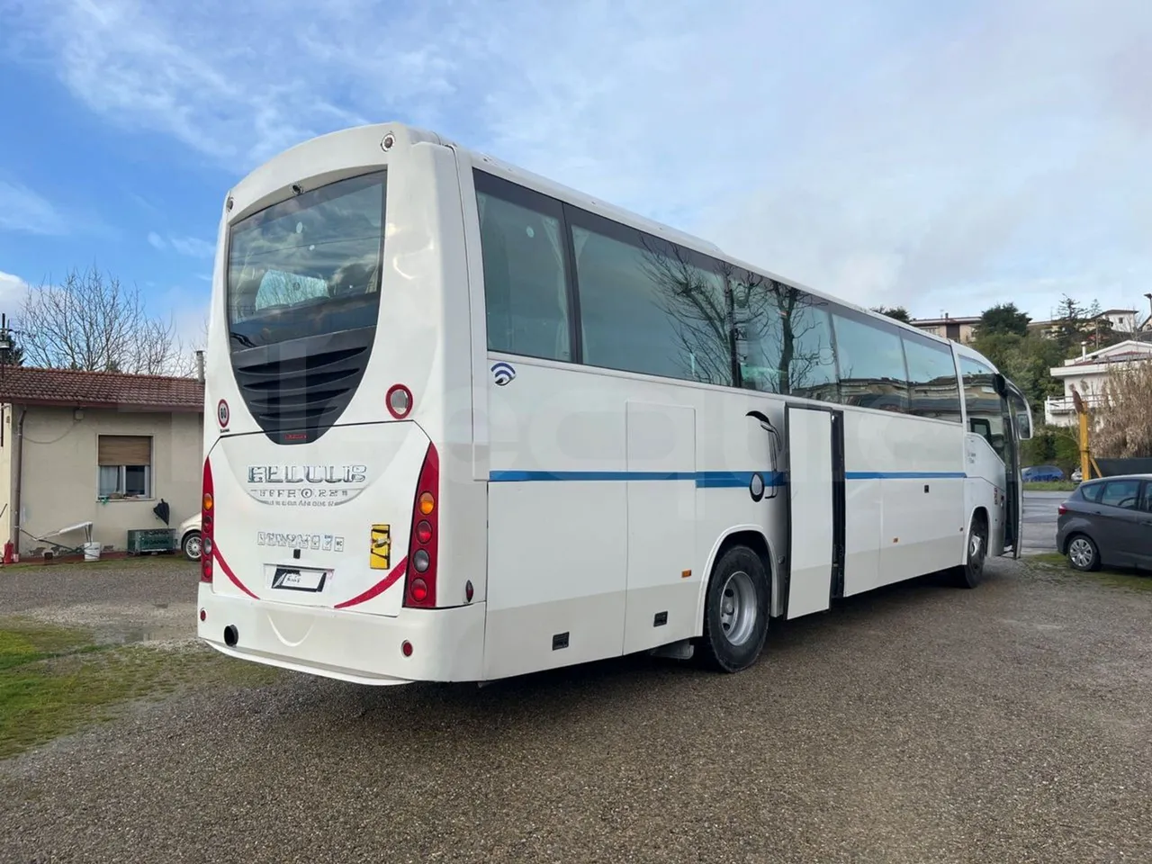 Scania 12B4X2 K420EB4X2 - Euro 4 - 308 kW - 12.750 mt - 3/4 right rear doors open