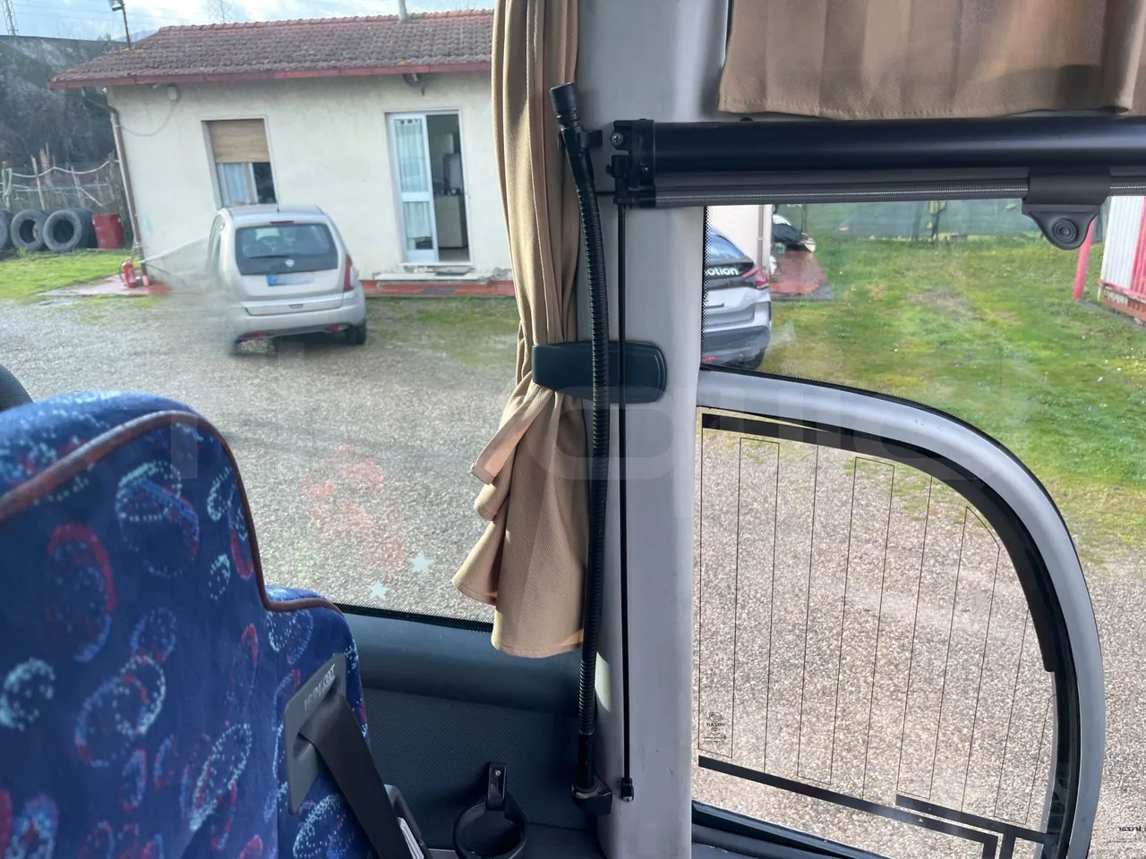 Scania 12B4X2 K420EB4X2 - Euro 4 - 308 kW - 12.750 mt - driver microphone accessories photo