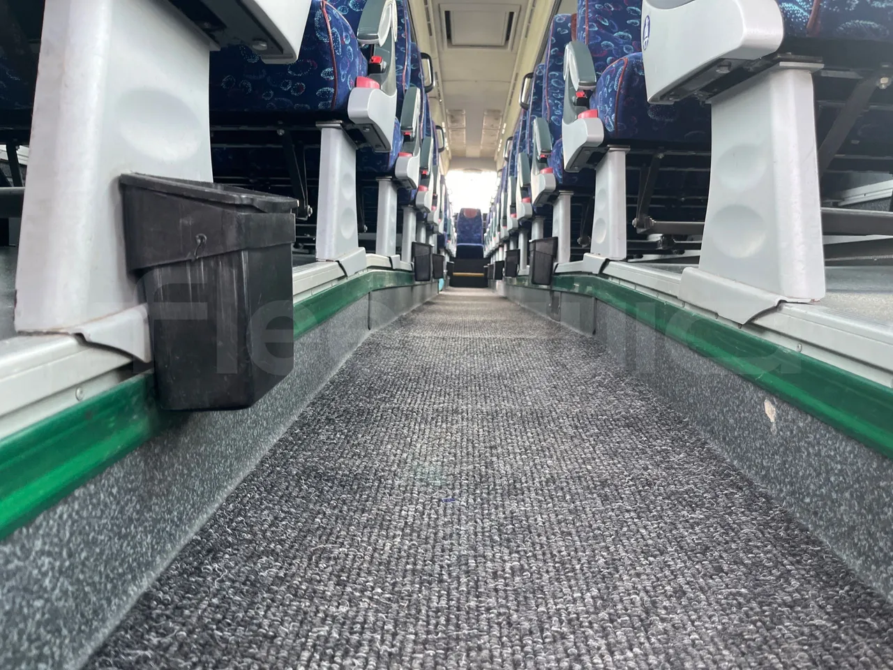 Scania 12B4X2 K420EB4X2 - Euro 4 - 308 kW - 12.750 mt - seat brackets photo