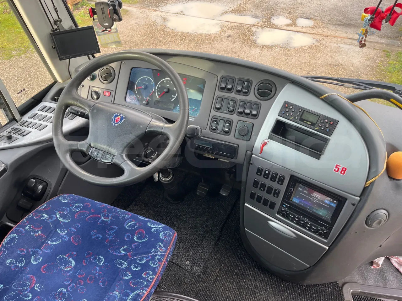 Scania 12B4X2 K420EB4X2 - Euro 4 - 308 kW - 12.750 mt - buttons panels on