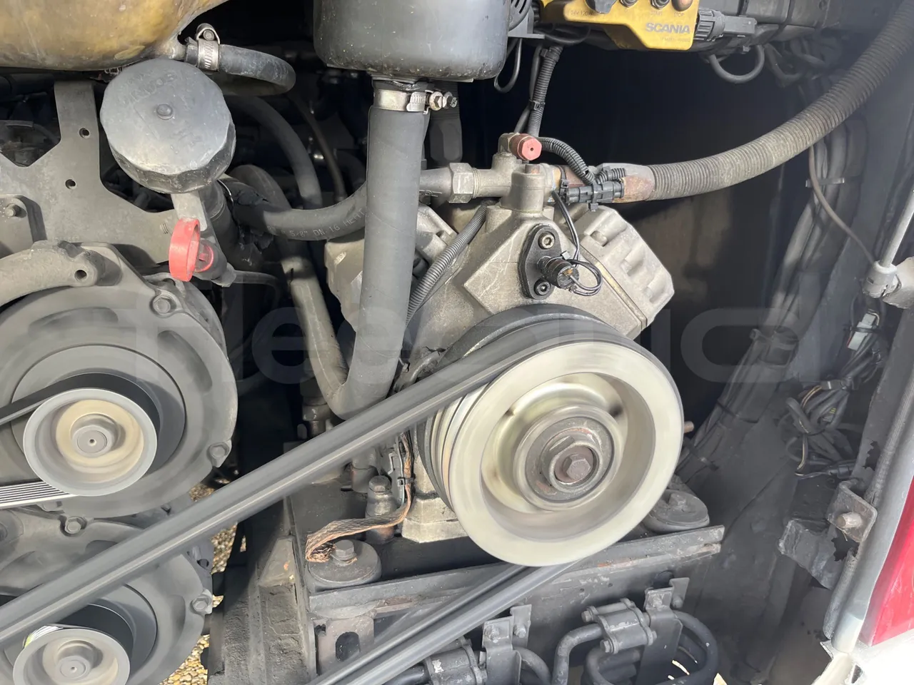 Scania 12B4X2 K420EB4X2 - Euro 4 - 308 kW - 12.750 mt - air conditioning compressor