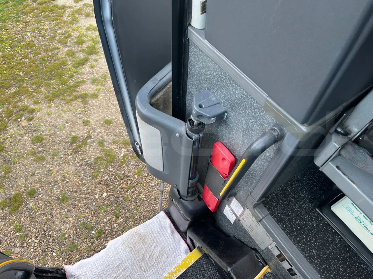 Scania 12B4X2 K420EB4X2 - Euro 4 - 308 kW - 12.750 mt - door mechanism photo