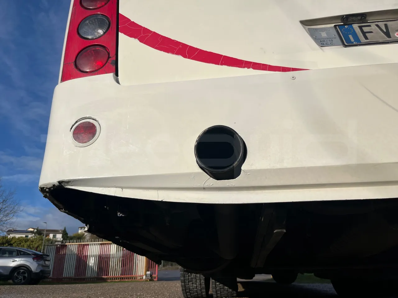 Scania 12B4X2 K420EB4X2 - Euro 4 - 308 kW - 12.750 mt - exhaust photo