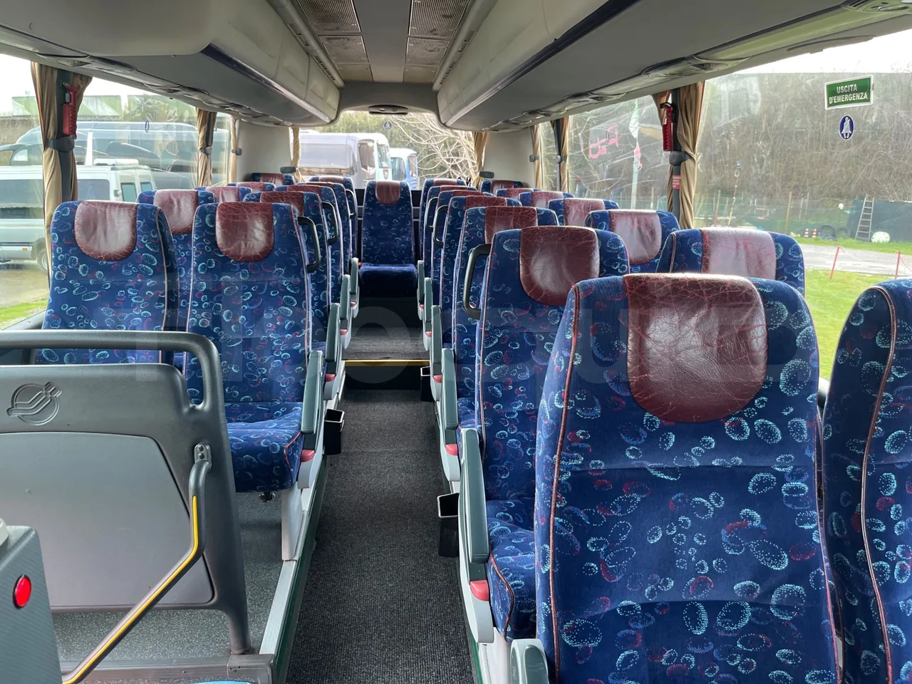 Scania 12B4X2 K420EB4X2 - Euro 4 - 308 kW - 12.750 mt - reverse view middle aisle