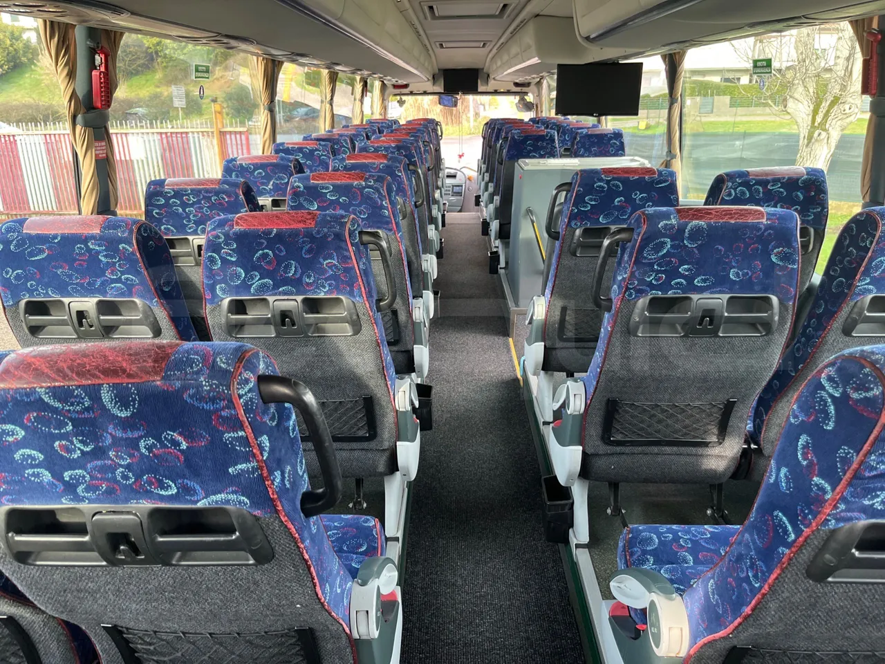 Scania 12B4X2 K420EB4X2 - Euro 4 - 308 kW - 12.750 mt - forward view all seats last row height