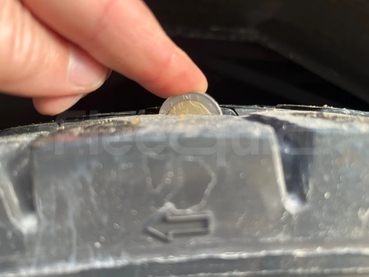 Scania 12B4X2 K420EB4X2 - Euro 4 - 308 kW - 12.750 mt - tread condition front tires left