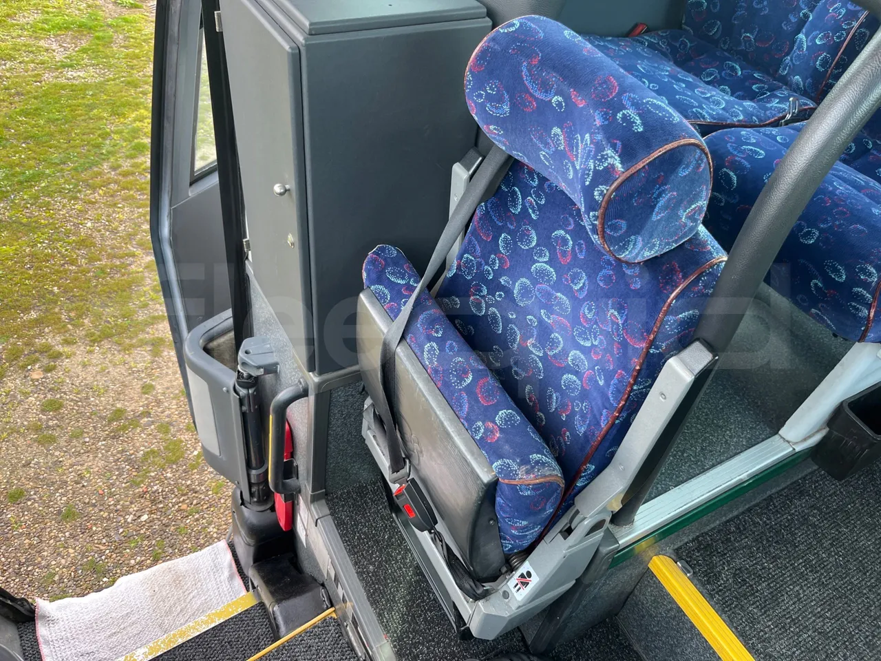 Scania 12B4X2 K420EB4X2 - Euro 4 - 308 kW - 12.750 mt - hostess seat photo