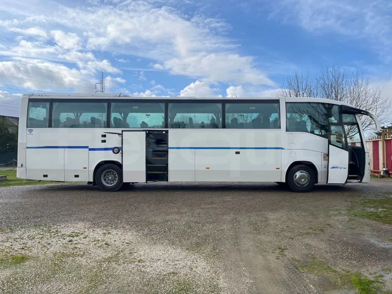 Scania 12B4X2 K420EB4X2 - Euro 4 - 308 kW - 12.750 mt - right side doors open