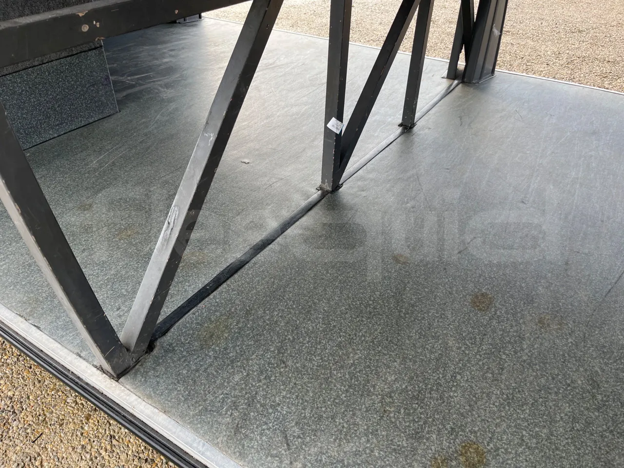 Scania 12B4X2 K420EB4X2 - Euro 4 - 308 kW - 12.750 mt - under carpet photo