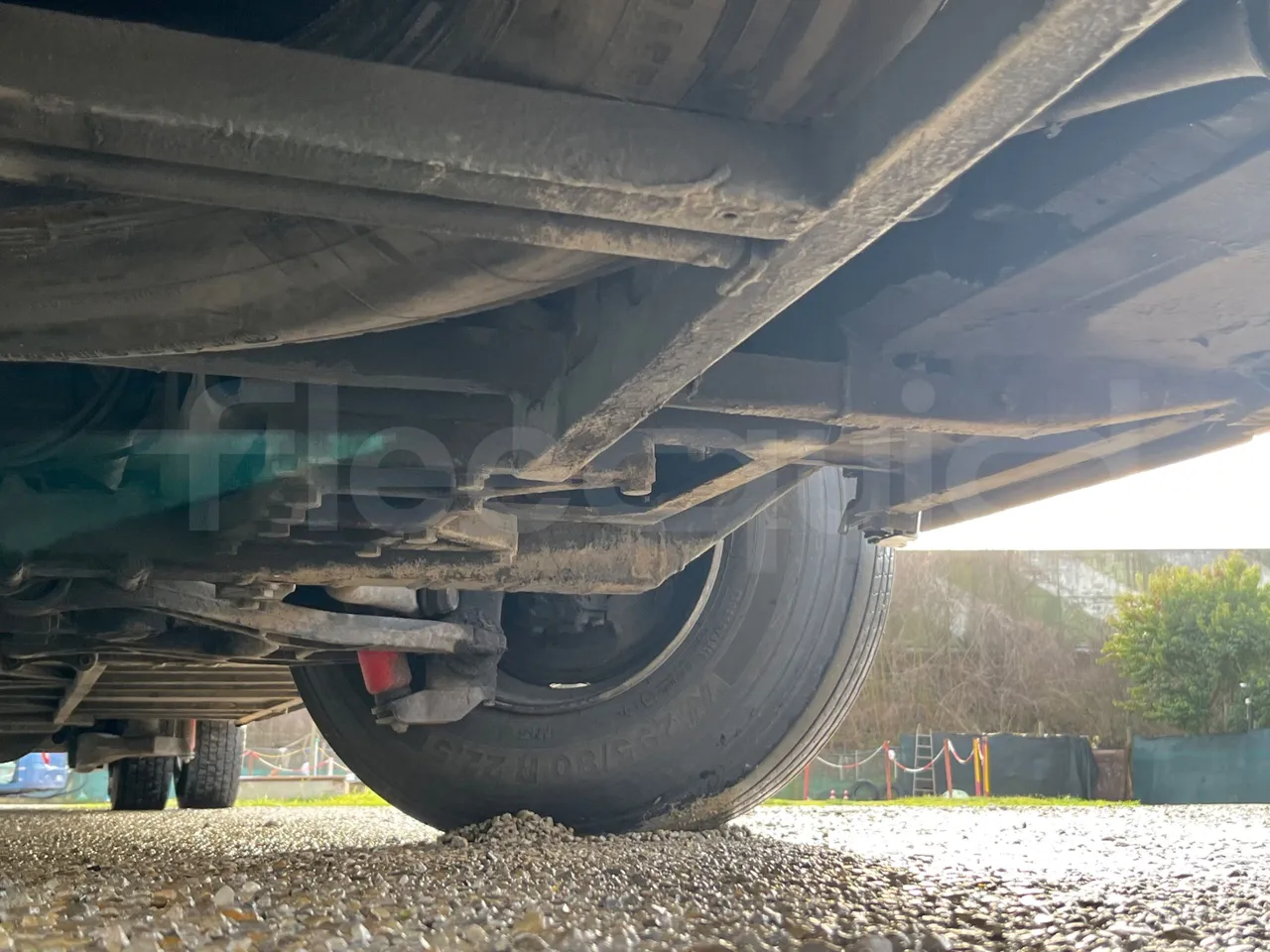 Scania 12B4X2 K420EB4X2 - Euro 4 - 308 kW - 12.750 mt - front axle left side