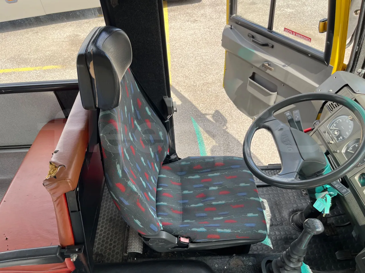 Iveco Cacciamali Tema 163/2 - EUR2 - 130kW - 9.195m - driver's seat photo (mandatory for bus to scrap)