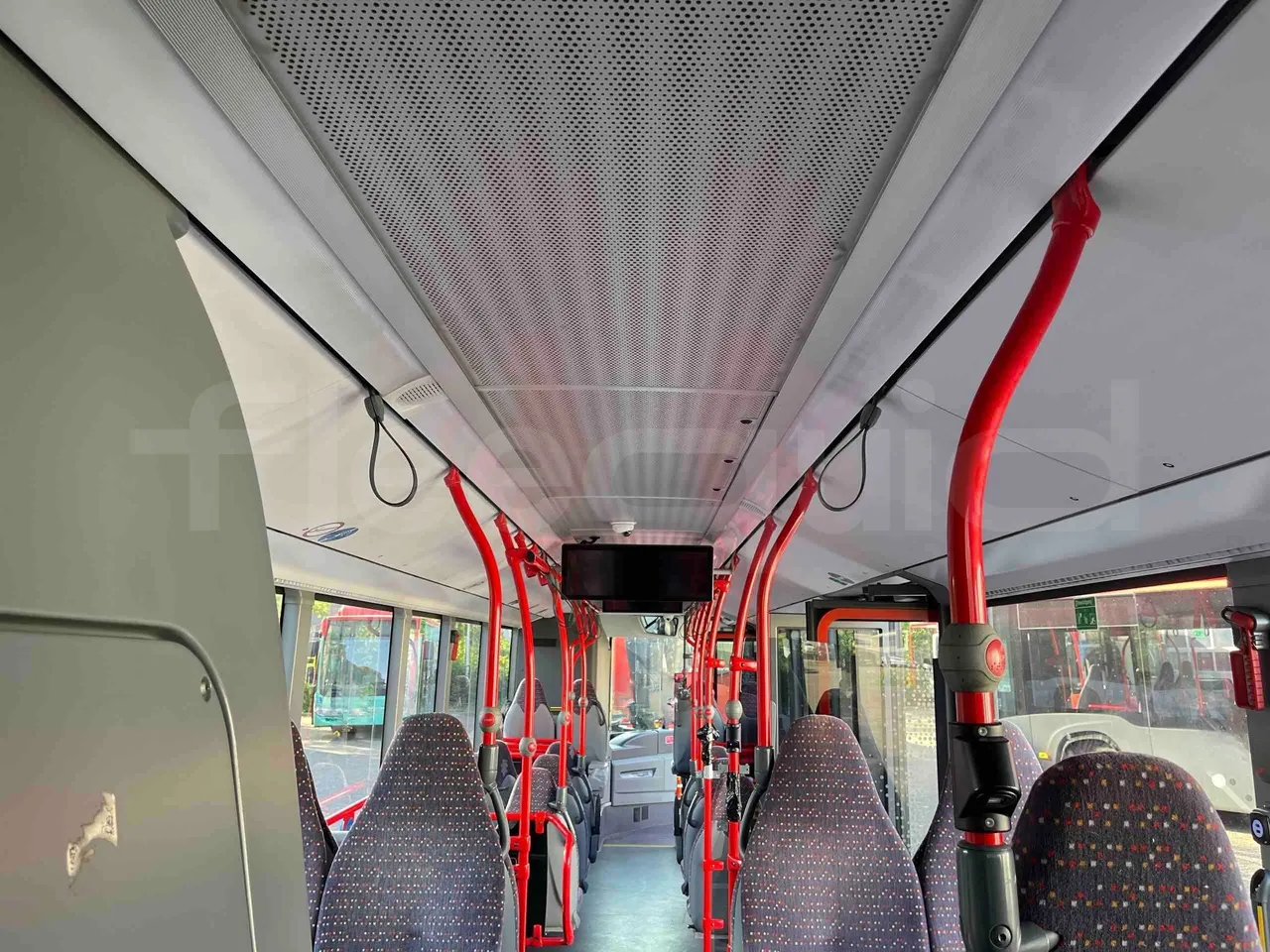 Mercedes-Benz Citaro - overhead compartments photo