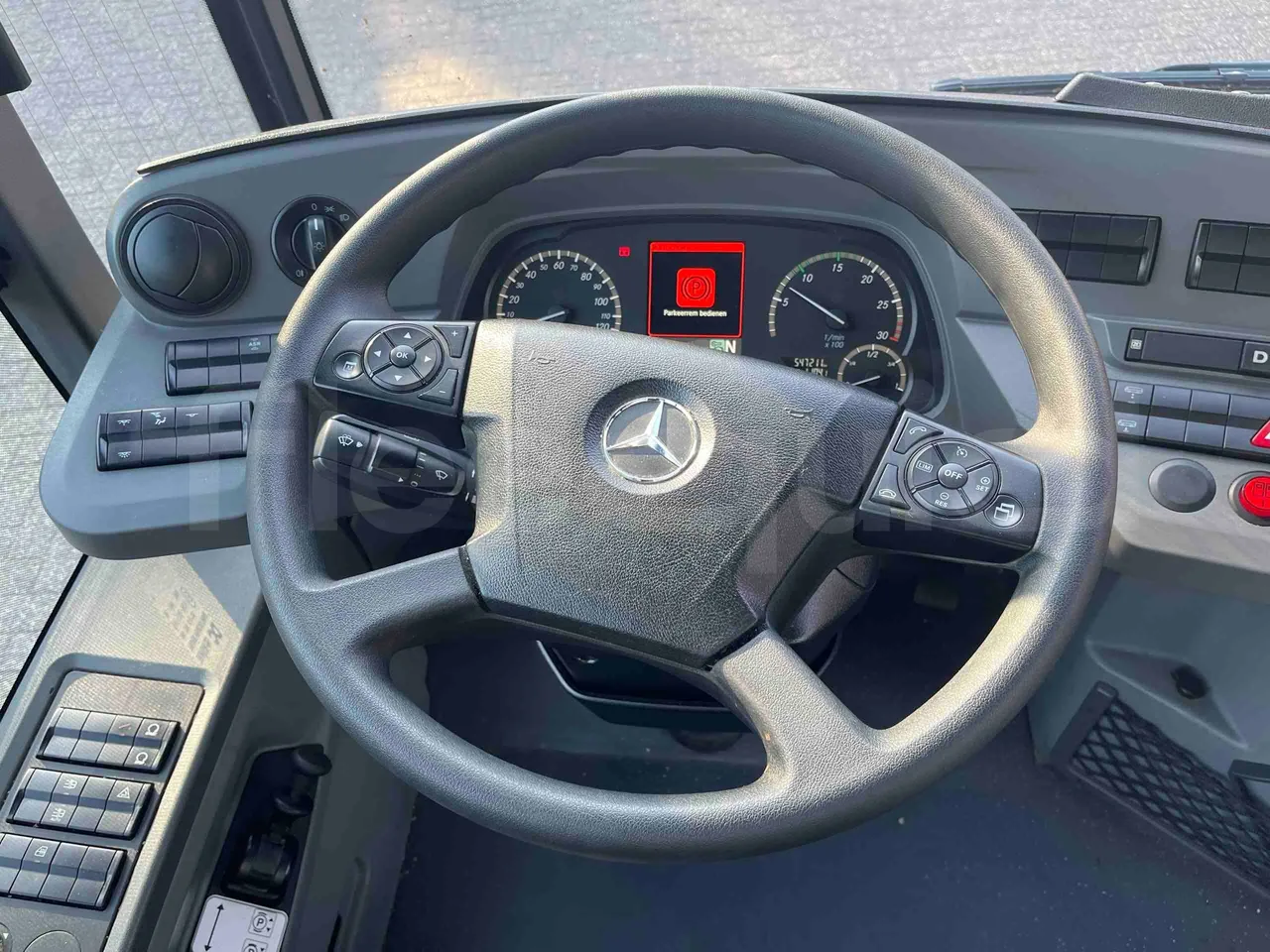 Mercedes-Benz Citaro - steering wheel photo