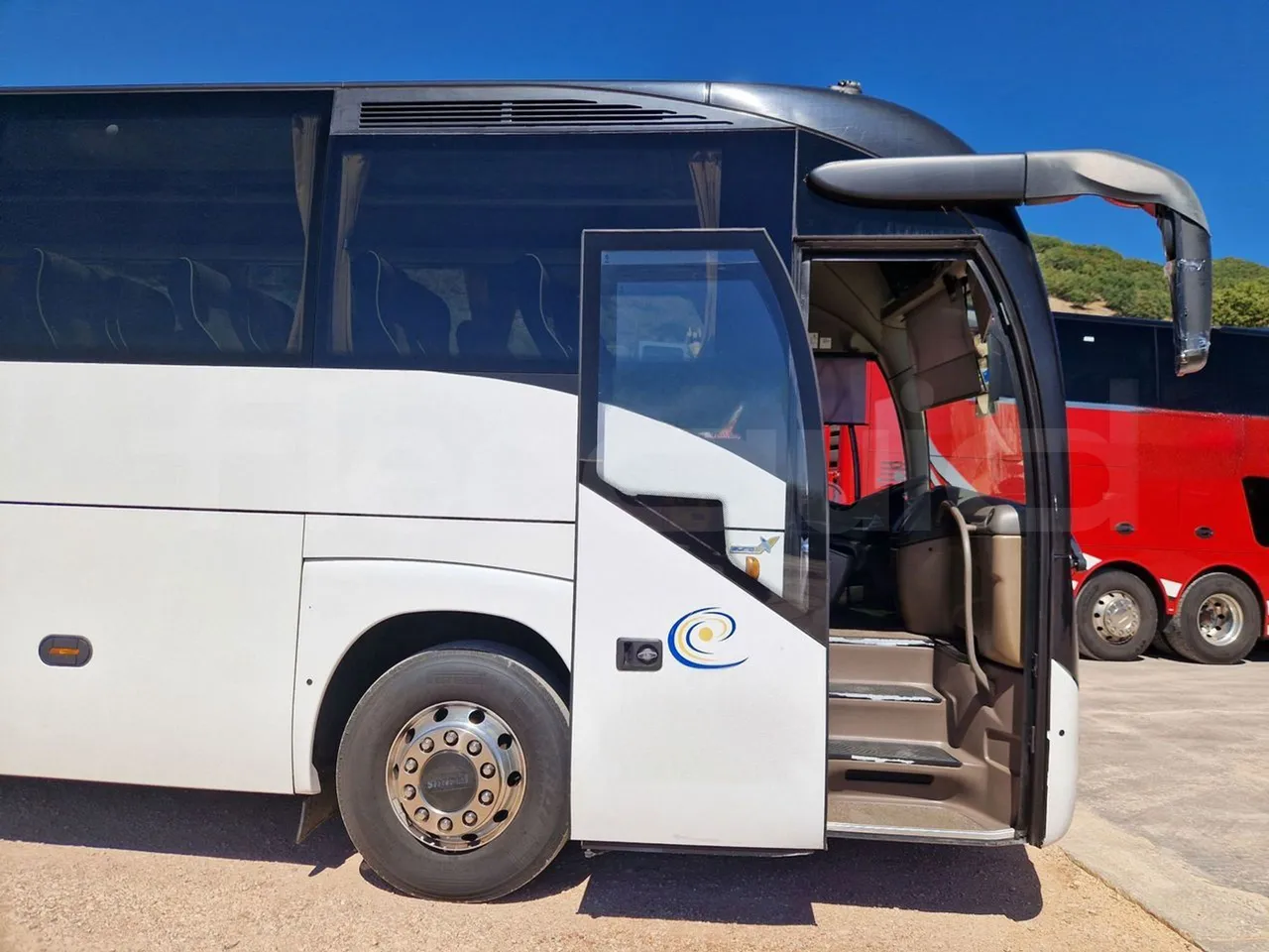 Iveco Magelys SFR210 - EUR5 - 331kW - 12.819m - front door 1 open