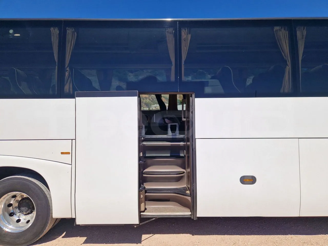 Iveco Magelys SFR210 - EUR5 - 331kW - 12.819m - front door 3 open (mandatory for bus to scrap)