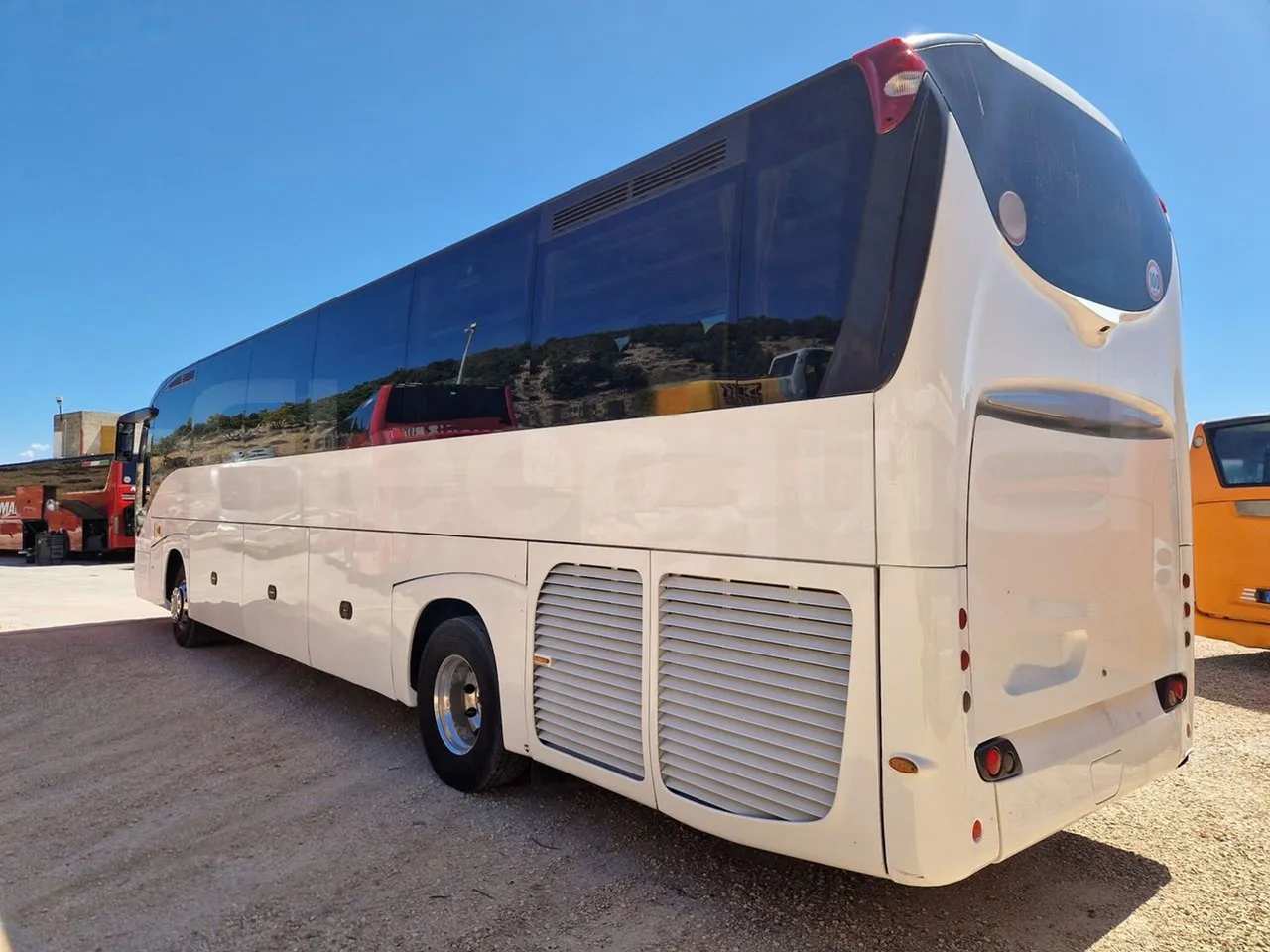 Iveco Magelys SFR210 - EUR5 - 331kW - 12.819m - 3/4 left rear side