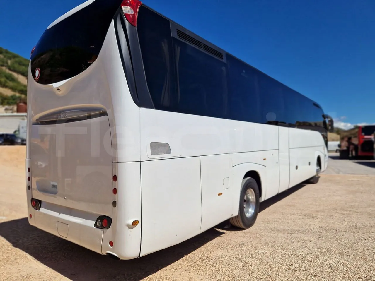 Iveco Magelys SFR210 - EUR5 - 331kW - 12.819m - 3/4 right rear doors closed