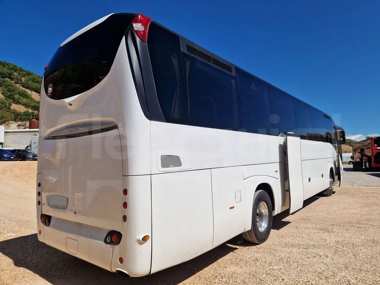 Iveco Magelys SFR210 - EUR5 - 331kW - 12.819m - 3/4 right rear doors open