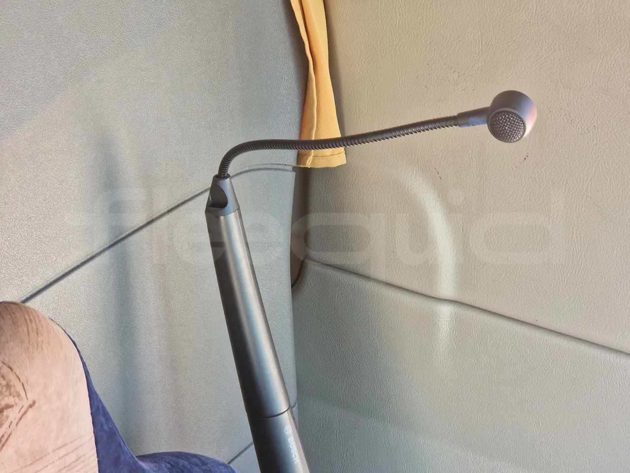Iveco Magelys SFR210 - EUR5 - 331kW - 12.819m - driver microphone accessories photo