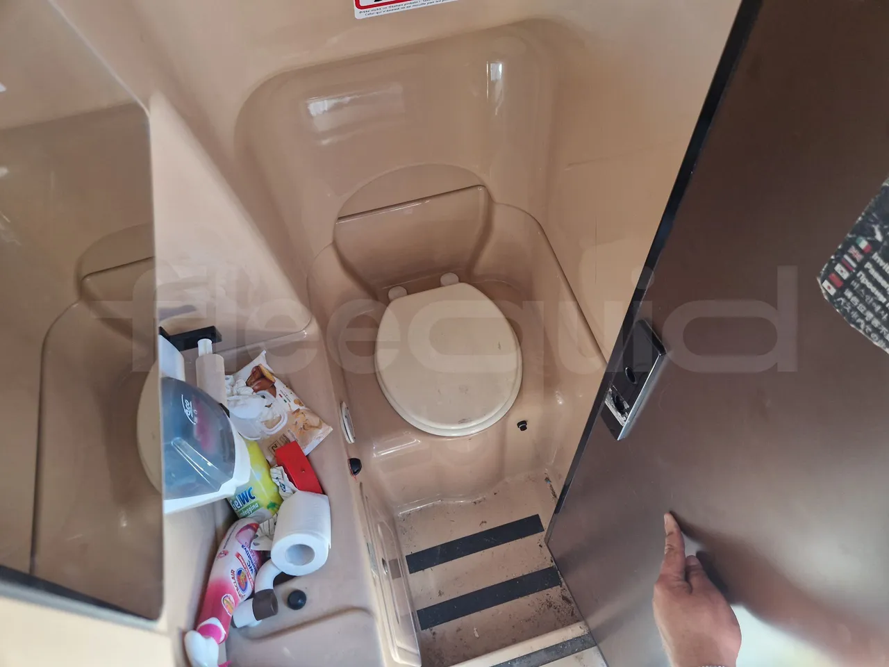 Iveco Magelys SFR210 - EUR5 - 331kW - 12.819m - toilette accessories photo