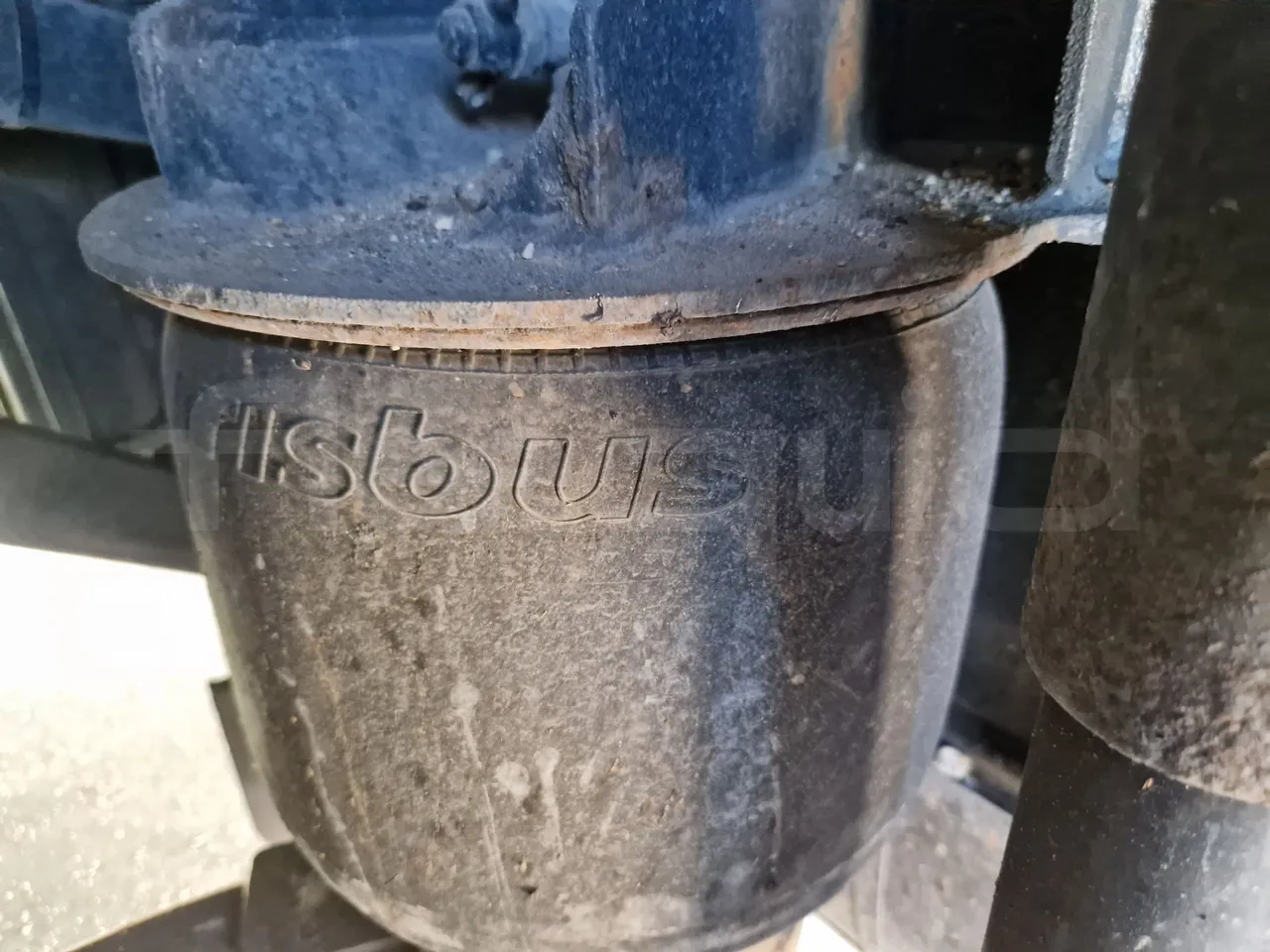 Iveco Magelys SFR210 - EUR5 - 331kW - 12.819m - axel 2 air springs 1 right