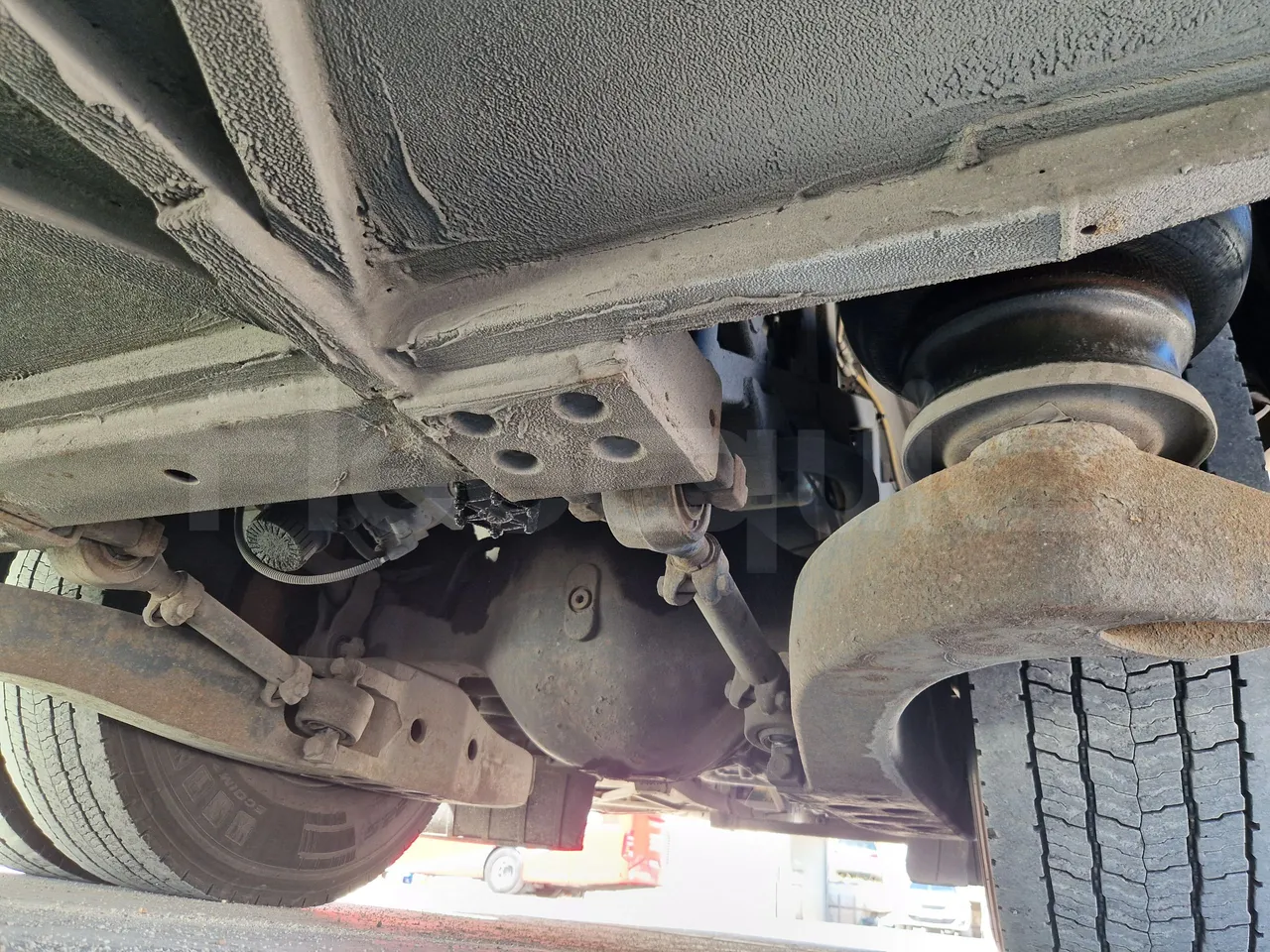 Iveco Magelys SFR210 - EUR5 - 331kW - 12.819m - differential photo