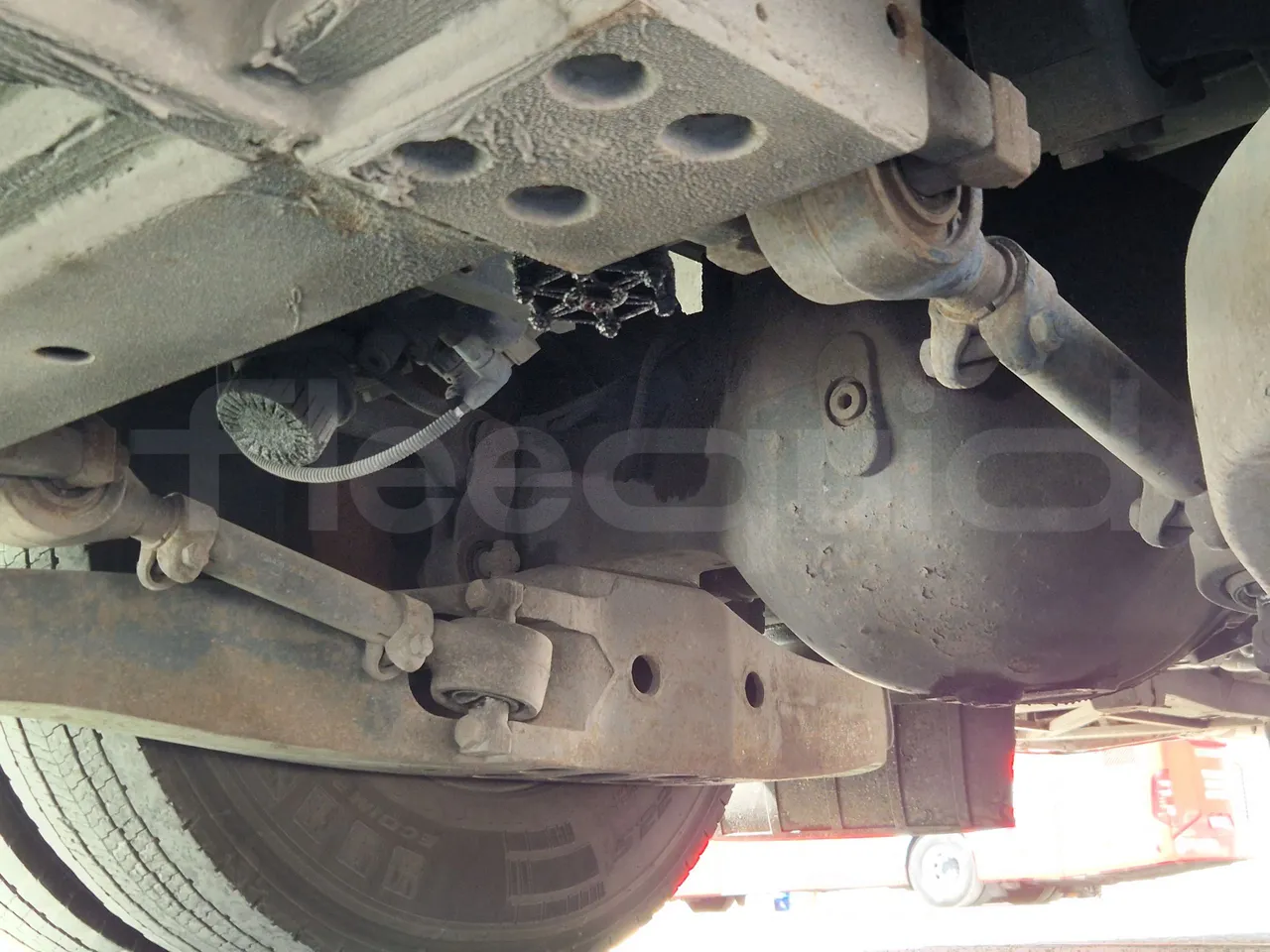 Iveco Magelys SFR210 - EUR5 - 331kW - 12.819m - axle 2 discs right
